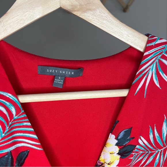 Suzy Shier Red Floral Wrap Dress - Picture 3 of 4
